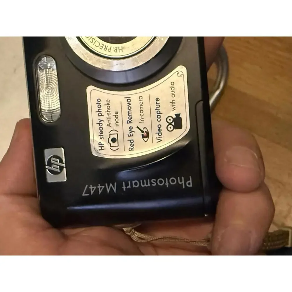 HP Photosmart Digital Camera M447 5MP Black ( Parts Only , Not Working